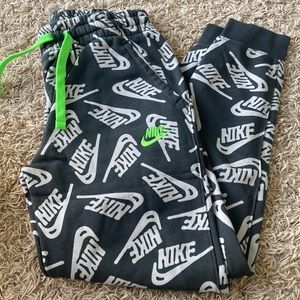 NIKE boys joggers •youth medium• gray/charcoal/green - Brand new (no tags)